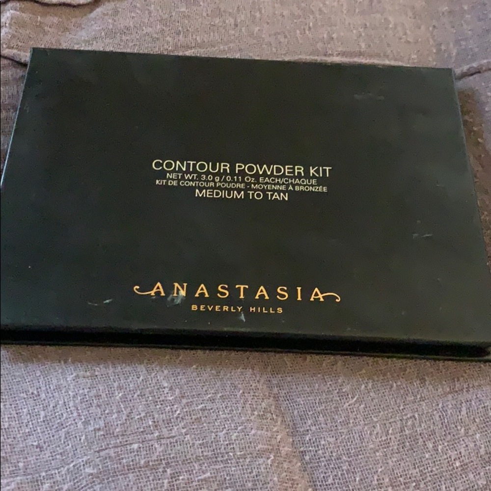 Anastasia Contour Powder Kit medium to tan